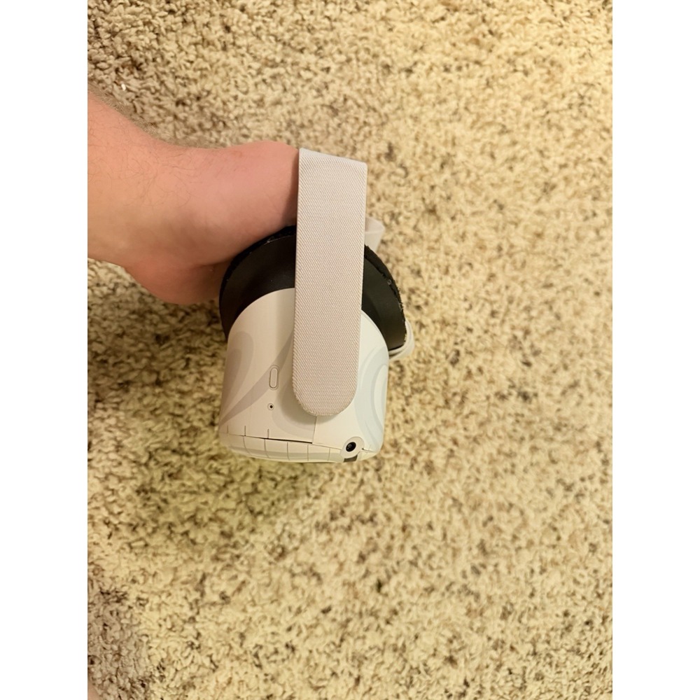 Oculus Quest 2 Meta Quest 2 64GB VR Headset Only - Picture 5 of 8
